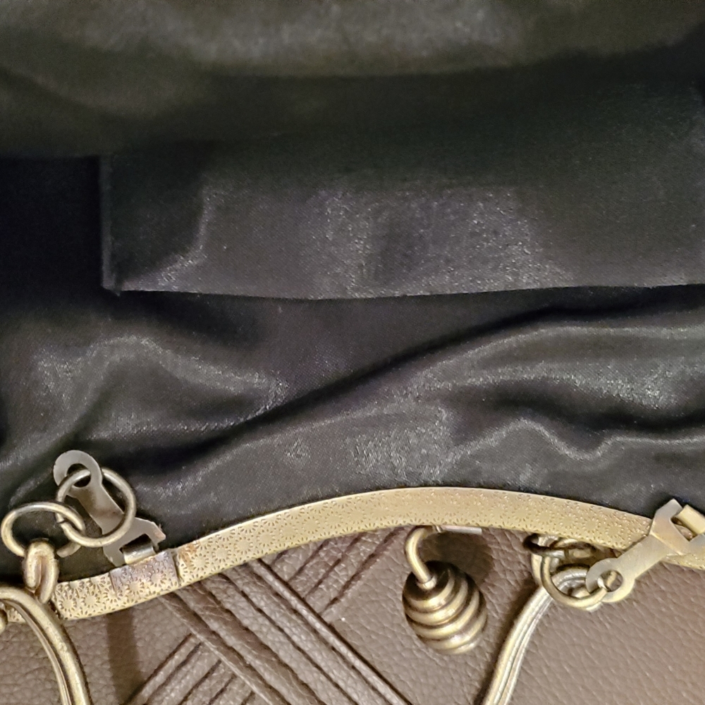 Beaded everywhere Framed Handbag Excellent Condition Beaded On Every Side - Picture 9 of 12